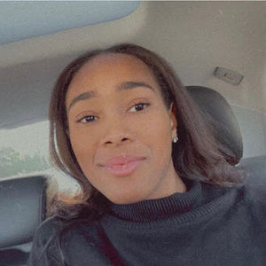 Meet your Posher, Alexiss